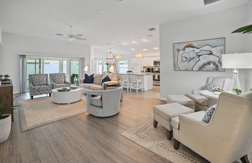 Leesburg House | Pet-Friendly Retreat: The Greenhouse in Cason Hammock