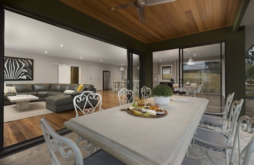 Pokolbin House | Discover The Greenhouse: Premier Stay in Hunter Valley