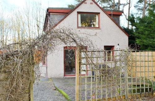 Rattray House | Premier Stay at The Gregorton Coachhouse - 4-Star Rated