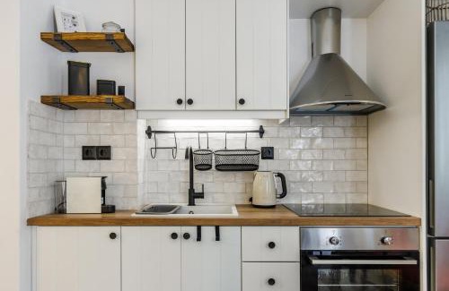 Skopelos Apartment | Your Ideal Getaway at The Grey Home with Ocean Views
