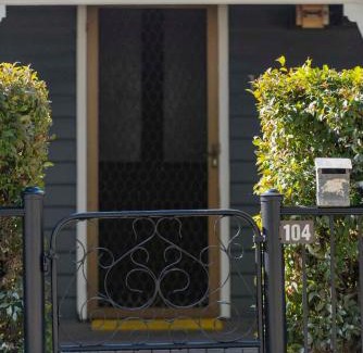 Grafton House | Discover The Grey House: Family-Friendly 4-Star Retreat