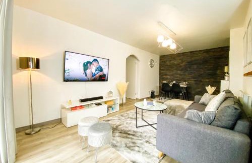 Bussy-Saint-Georges Apartment | Discover The Grey House: Poolside Relaxation & Easy Access