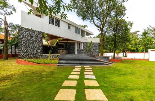Tungarli Villa | Experience The Grey Medley with Pool, Jacuzzi & Gazebo