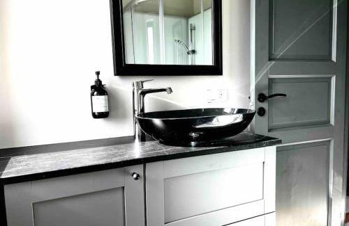 Hornafjörður Apartment | Discover The Greyhouse: Cozy Small Apartment Retreat