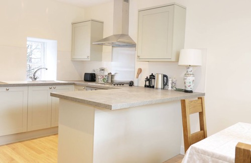 Haddington Cottage | Family-Friendly Grieves Cottage with Cozy Open Fire