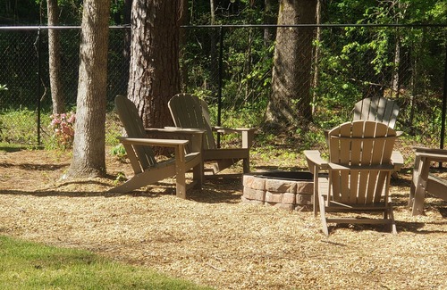 Auburn Cabin | Cozy Tiny House Near Auburn AL with Ocean View Amenities