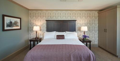 Groton Hotel | Discover The Groton Inn: Family-Friendly & Accessible Comfort