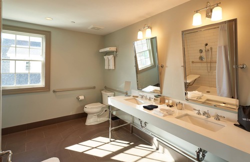Groton Hotel | Discover The Groton Inn: Family-Friendly & Highly Rated Stay