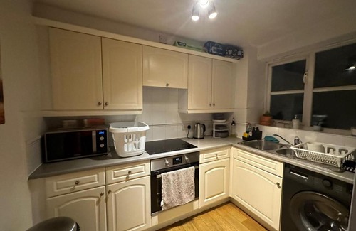 Eltham West Apartment | Cozy Ground Floor Apartment Perfect for Families