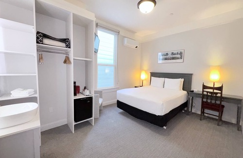 Western Addition Hotel | Discover The Grove Inn: Spa & Family-Friendly Retreat