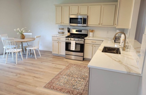 Bastrop House | Discover The Grove Retreat - Family-Friendly 3BR Hideaway