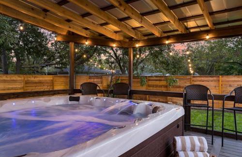 Fredericksburg House | Experience The Gruene Haus: Hot Tub & Firepit Retreat