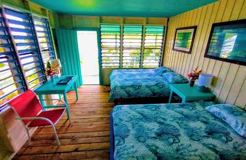 Guanaja Resort | Experience the Guanja Room B & B at a Caribbean Resort