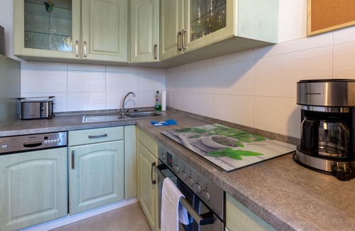 Weiwasser/O.L. Apartment | Central Guest Apartment in Weißwasser with Breakfast Included