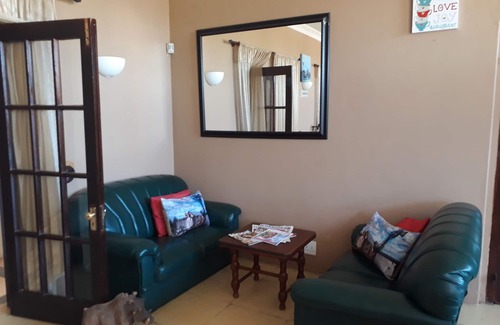 Standerton House | Budget-Friendly Stay at The Guest House with Great Amenities