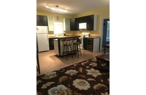 Comfort House | Pet-Friendly Retreat at The Guesthouse in Hill Country