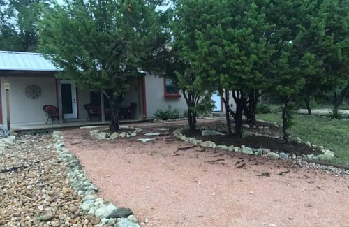 Comfort House | Pet-Friendly Retreat at The Guesthouse in Hill Country