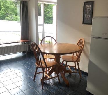 Thingeyri House | Cozy Guesthouse by the Fjord with Family-Friendly Amenities