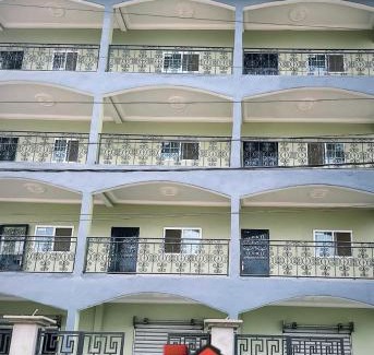 Bonaberi Apartment | Discover The Gulch: Family-Friendly Retreat Awaits