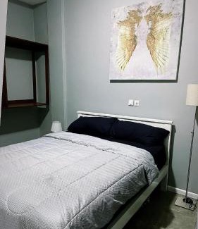 Bonaberi Apartment | Discover The Gulch: Family-Friendly Retreat Awaits