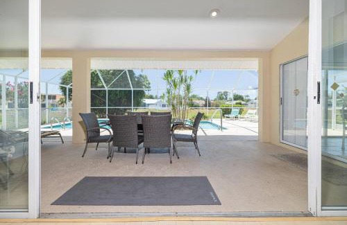 Fairway Oaks House | The Gulf Getaway