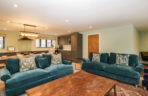 Sherborne Cottage | Pet-Friendly Gully Cottage: Unmatched Comfort in Sherborne