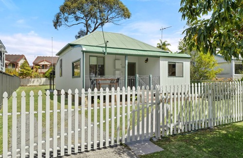 Huskisson Cottage | Unforgettable Stay at The Gunyah with Oceanfront Views