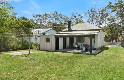 Huskisson Cottage | Unforgettable Stay at The Gunyah with Oceanfront Views