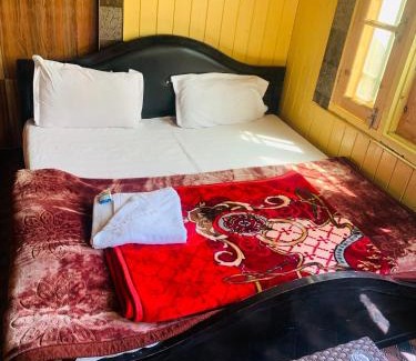 Gulmarg Hotel | Pet-Friendly Stay at The Gurez Inn Hotel & Restaurant