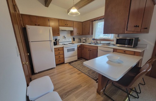 Rochester Apartment | The Gwen/Charming 2-bedroom upstairs apartment in quiet duplex