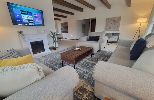 Rochester Apartment | The Gwen/Charming 2-bedroom upstairs apartment in quiet duplex