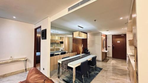 Setiabudi Apartment | Enjoy Oceanfront Bliss at The H Tower Rasuna Suites
