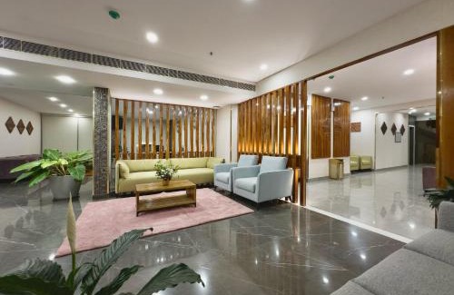 Kuppaayil Hotel | Discover The Habitat Suites: Family-Friendly with Pool