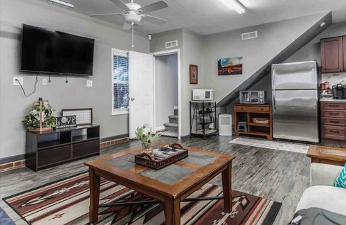 Summerfield House | Updated Guest House with Pool and Ocean View, Rated 10/10