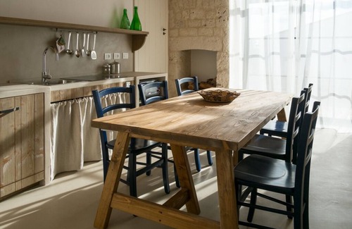 Castellana Grotte House | Experience The Hague of Cucumo: Poolside Paradise Awaits