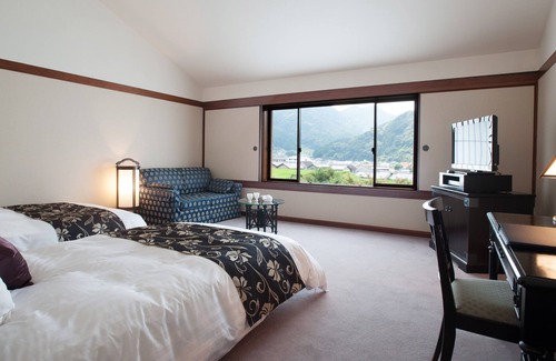 Ureshino Hotel | Discover The Hamilton Ureshino: Guest Rated 9.2 Experience