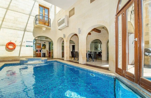 Ta' Għammar Villa | Discover The Hamlet 2 Holiday Home: Guest Rated 9.8