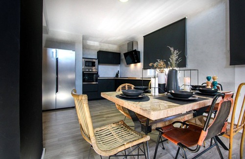 Cenizate Apartment | Relax at THE HAMLET by XUQ Group with Spa & Breakfast