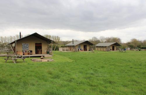 Olney House | Discover Comfort at The Hamlet: Pet-Friendly Retreat
