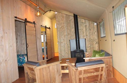 Olney House | Discover Comfort at The Hamlet: Pet-Friendly Retreat