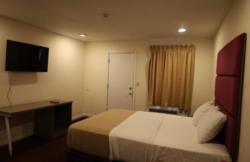 Warwick Hotel | Family-Friendly Comfort at The Hamlet Inn in Warwick