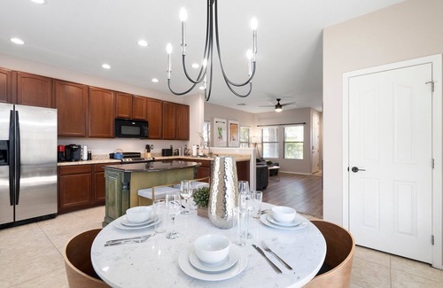 Gilbert House | Stylish Hampton House in Gilbert - Guest Rated 9.8/10