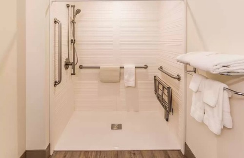 Hanford Hotel | Relax at Comfort Inn Hanford Lemoore with Great Amenities