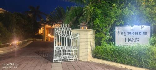 Puri Resort | Discover The Hans Coco Palms: Oceanfront Bliss & Spa