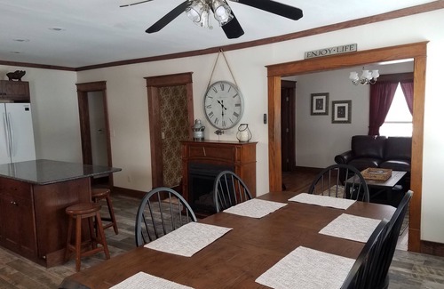 Falconer House | Pet-Friendly Hanson House: Top-Rated Stay in Chautauqua
