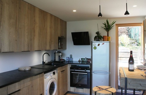 Veyrier-du-Lac Apartment | Experience Joy at The Happiness Studio with Family-Friendly Amenities