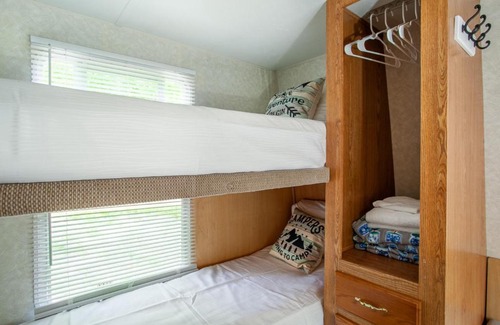 Dandridge House | Serene Stay at The Happy Camper - Pet and Child Friendly