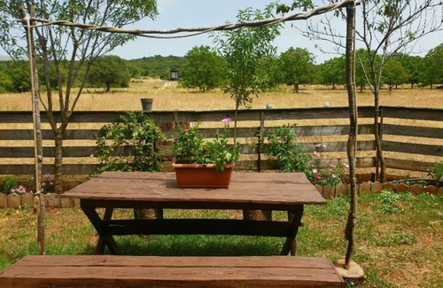 Ioannina Cottage | Cozy Getaway at The Happy Cottage - Pet & Child Friendly