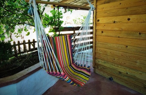 Ioannina Cottage | Cozy Getaway at The Happy Cottage - Pet & Child Friendly