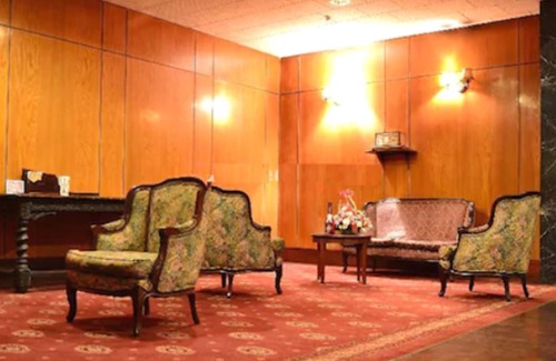 Harare Hotel | Relax at The Harare Club with Breakfast & Family Amenities